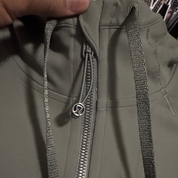 Lululemon Zip-Up Hooded Jacket Size 12
Women's - Picture 4 of 6